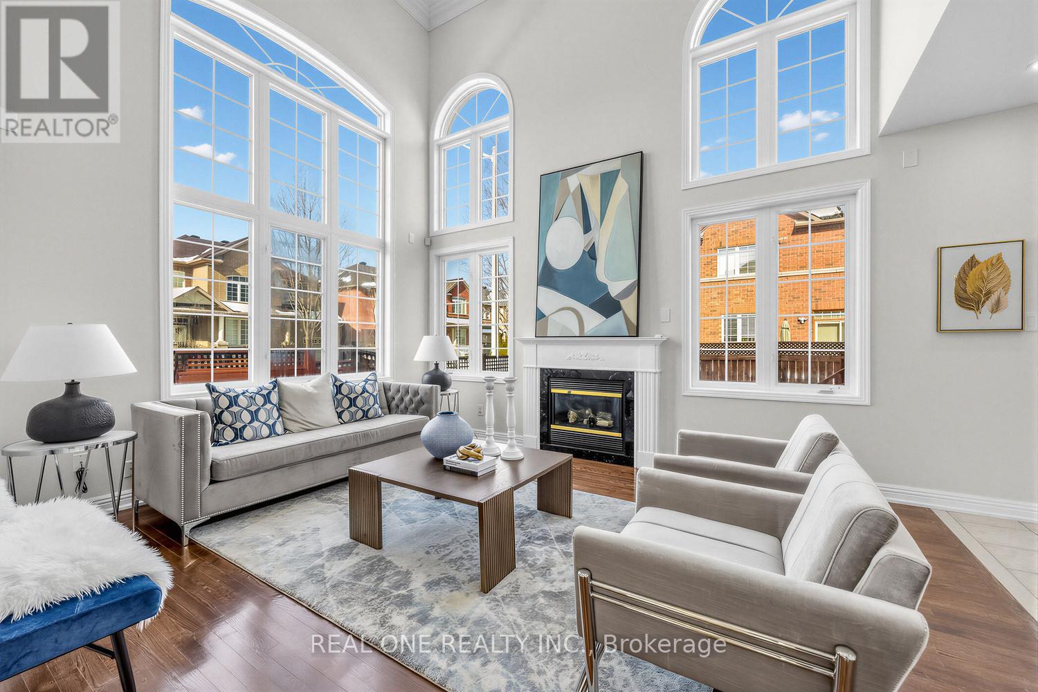 18 Calico Crescent, Markham, Ontario  L6C 3A6 - Photo 3 - N12797674