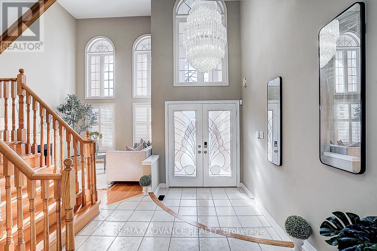 16 St Etienne Drive, Vaughan (Vellore Village), Ontario  L4H 2X4 - Photo 4 - N12797678