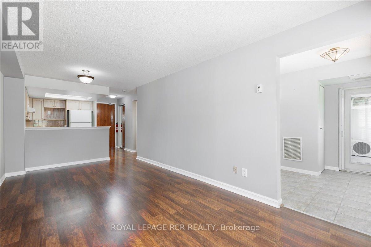 212 - 900 Bogart Mill Trail, Newmarket (Gorham-College Manor), Ontario  L3Y 8V5 - Photo 7 - N12797790