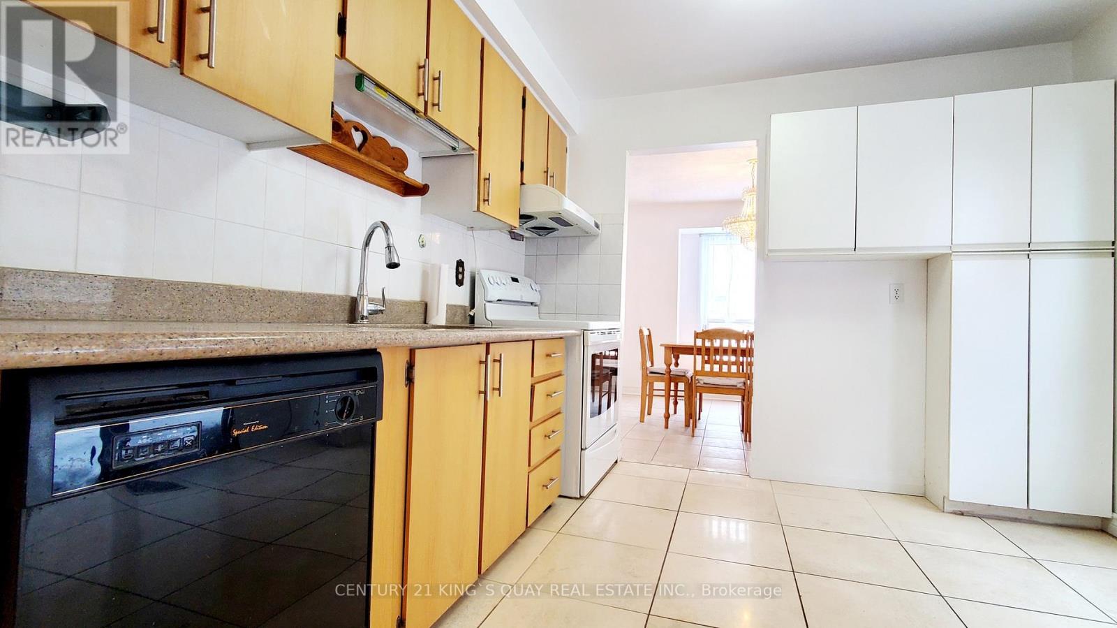 6 Cottsmore Crescent, Markham (Milliken Mills West), Ontario  L3R 3X6 - Photo 11 - N12797810