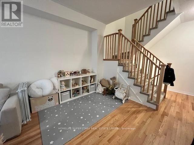 221 Vivant Street, Newmarket (Woodland Hill), Ontario  L3X 0K7 - Photo 10 - N12797884