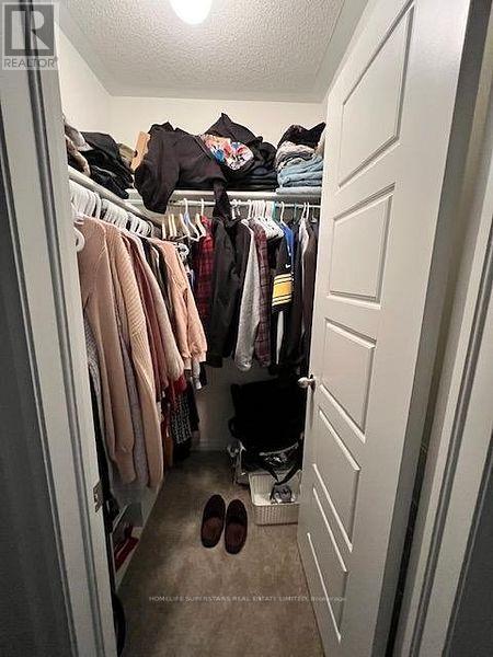 221 Vivant Street, Newmarket (Woodland Hill), Ontario  L3X 0K7 - Photo 5 - N12797884