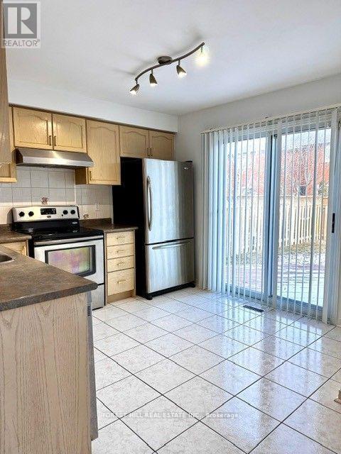 21 Baltic Street, Richmond Hill (Langstaff), Ontario  L4B 4H8 - Photo 7 - N12797912