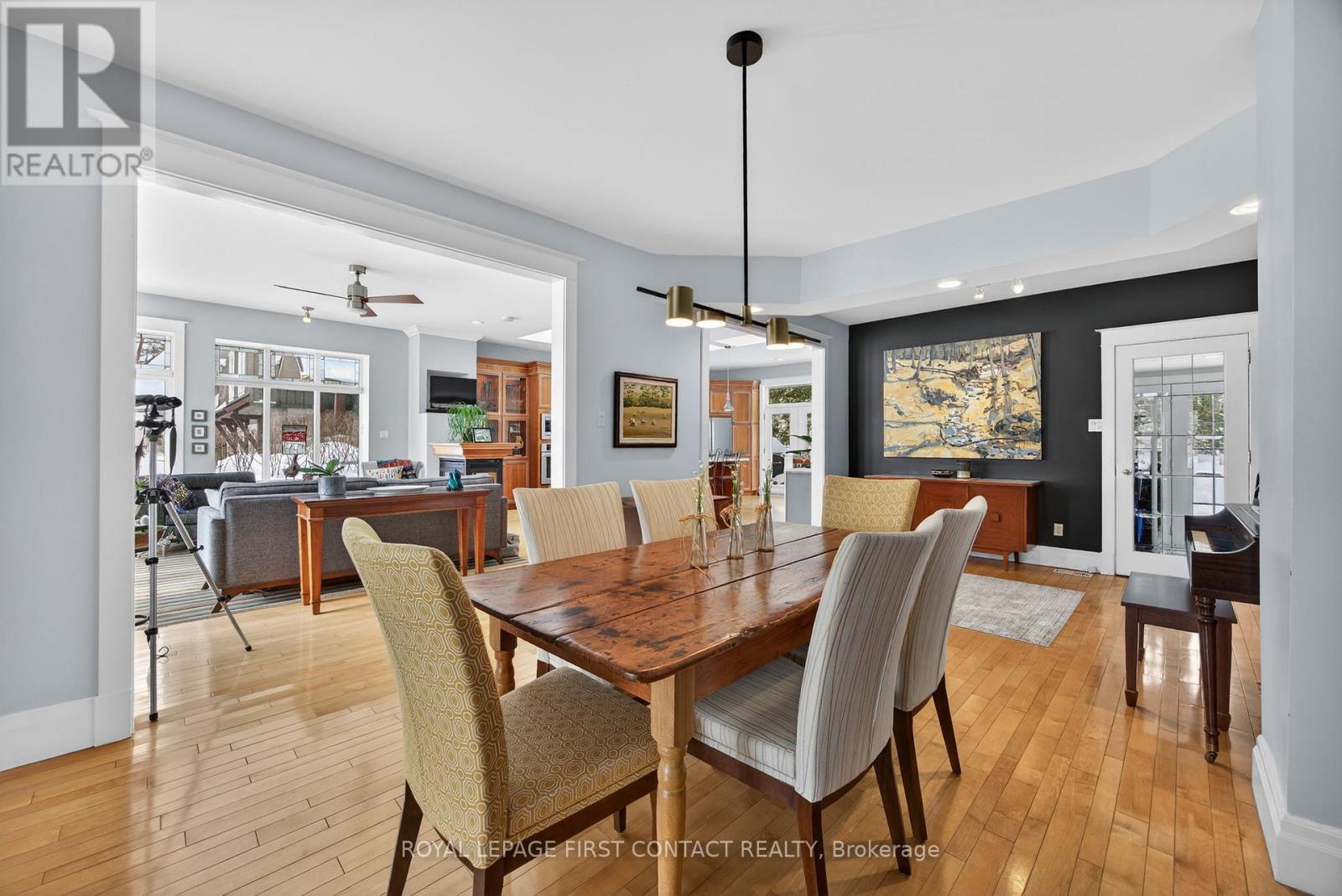 162 Kempenfelt Drive, Barrie (North Shore), Ontario  L4M 1C2 - Photo 11 - S12797780