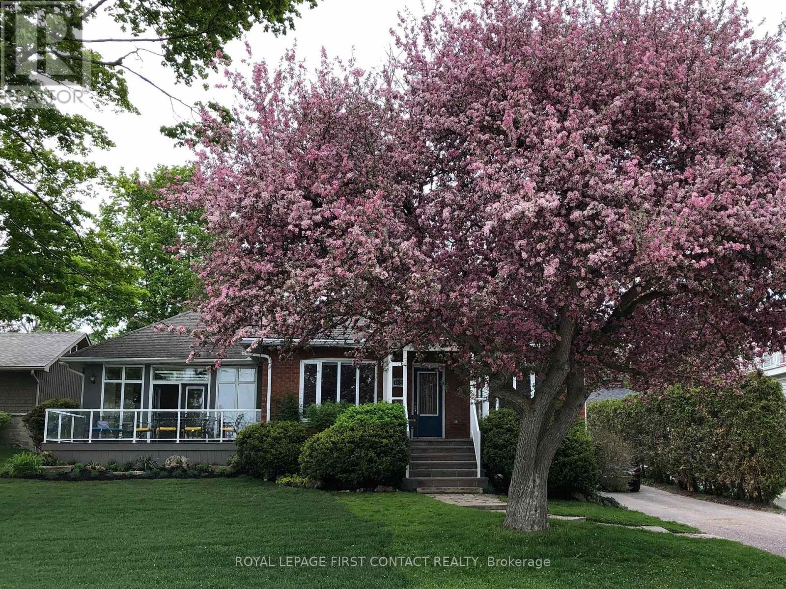 162 Kempenfelt Drive, Barrie (North Shore), Ontario  L4M 1C2 - Photo 2 - S12797780