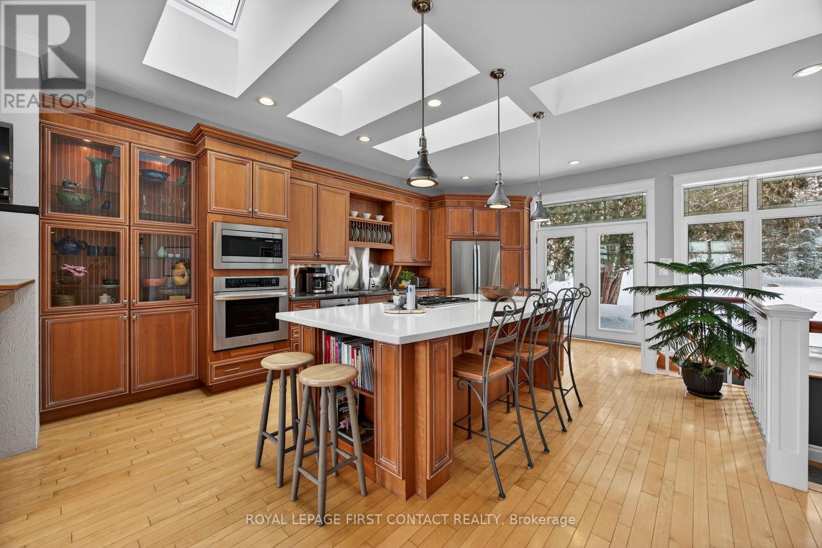 162 Kempenfelt Drive, Barrie (North Shore), Ontario  L4M 1C2 - Photo 20 - S12797780