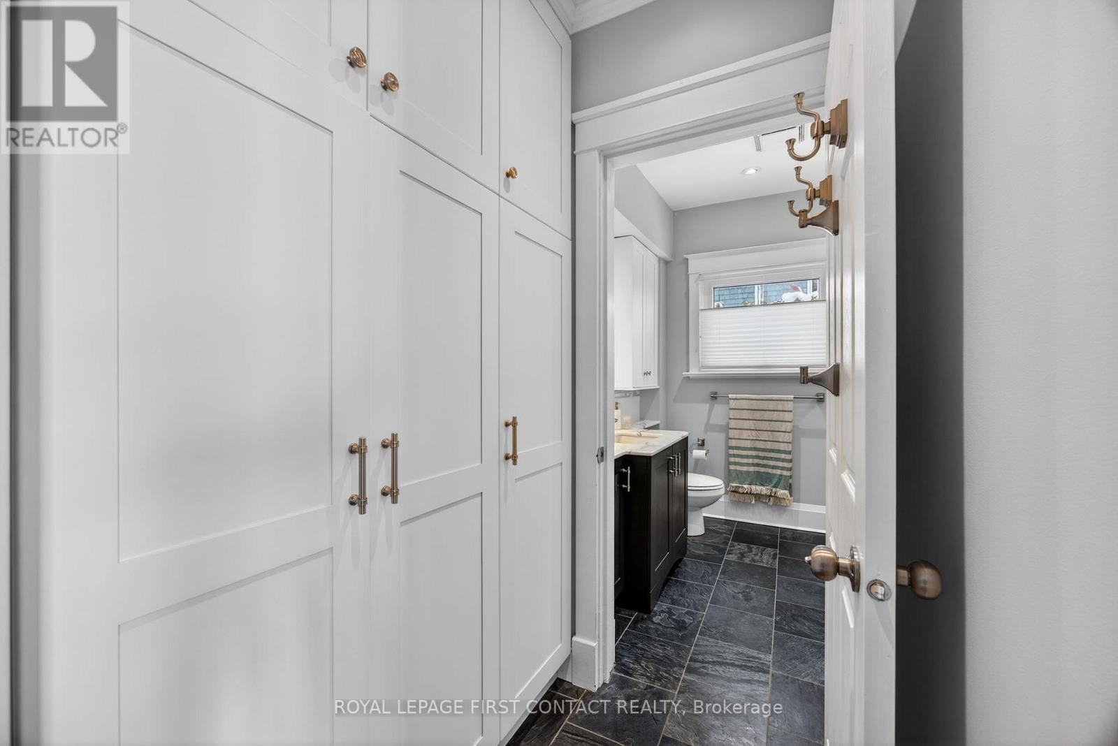 162 Kempenfelt Drive, Barrie (North Shore), Ontario  L4M 1C2 - Photo 23 - S12797780