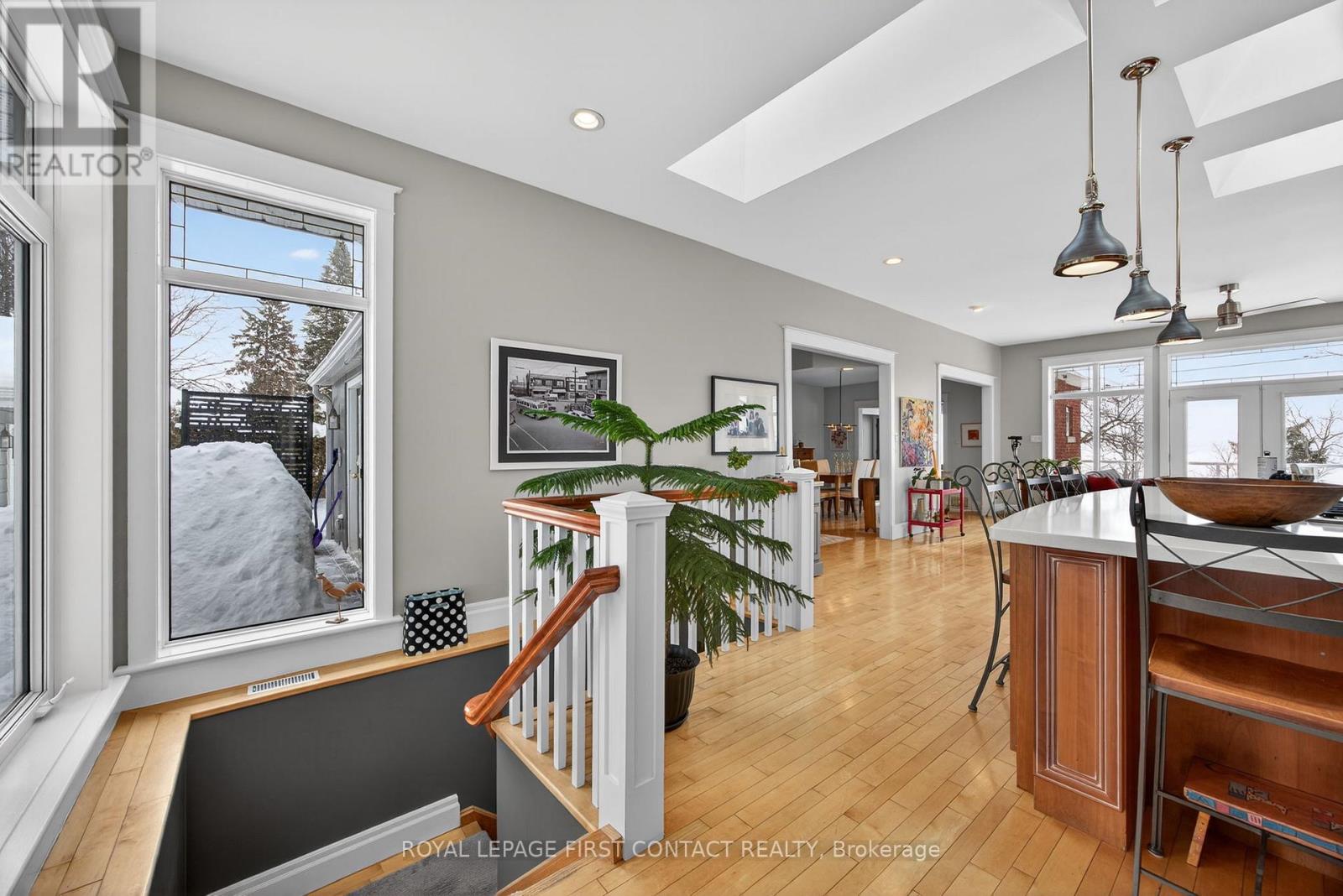 162 Kempenfelt Drive, Barrie (North Shore), Ontario  L4M 1C2 - Photo 30 - S12797780