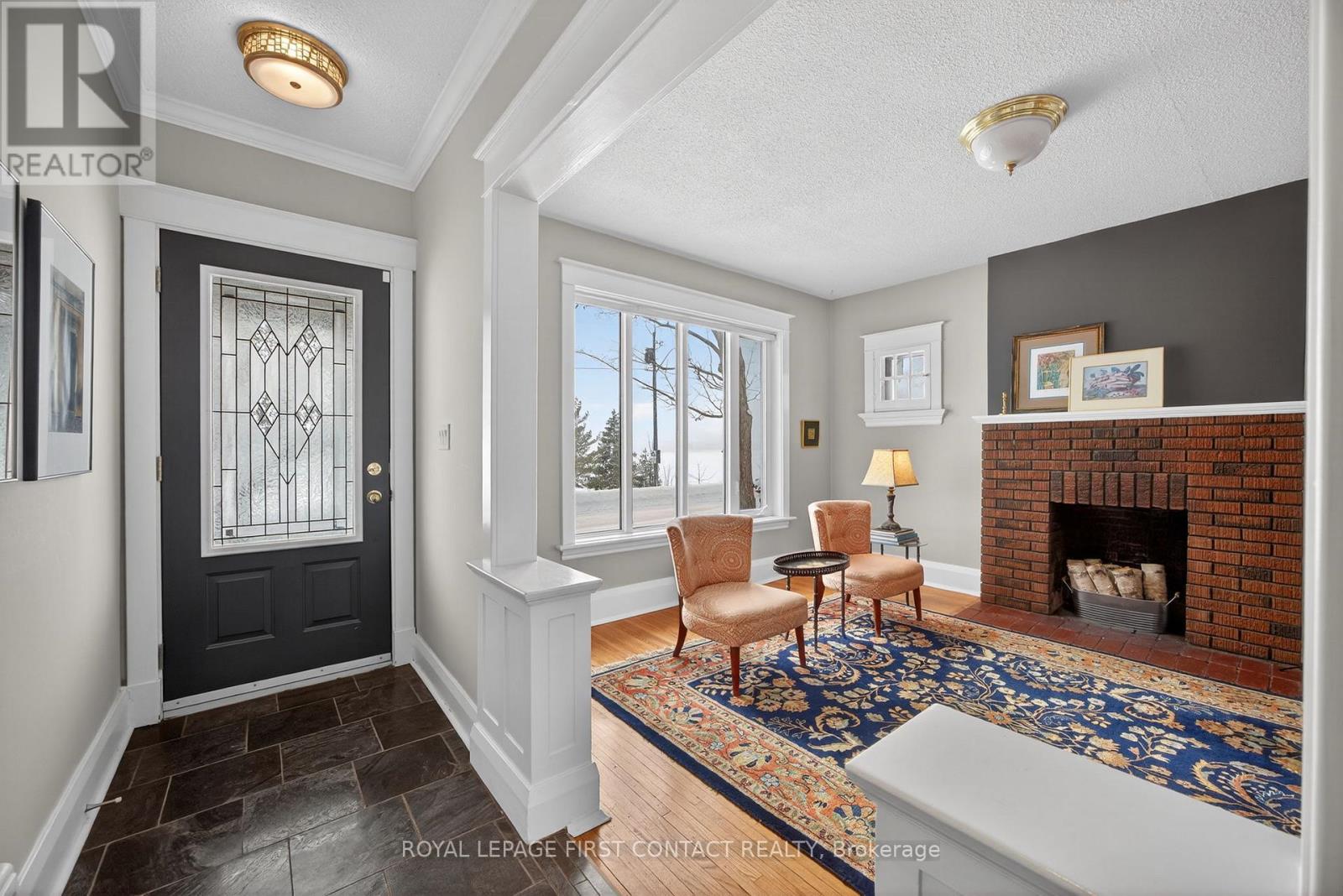 162 Kempenfelt Drive, Barrie (North Shore), Ontario  L4M 1C2 - Photo 7 - S12797780