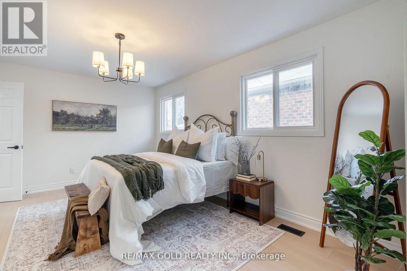 1138 Sawgrass Crescent, Mississauga, Ontario  L5C 3V4 - Photo 24 - W12797752