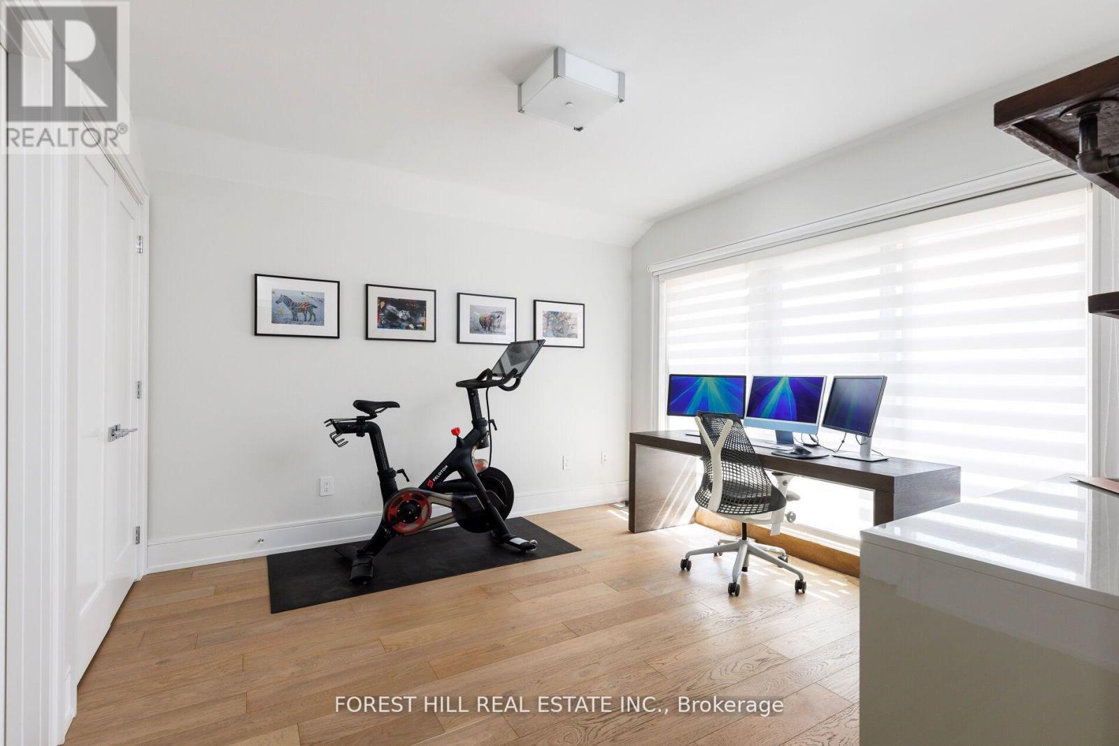 8 NORA ROAD Toronto (Islington-City Centre West), ON M9A 1C9