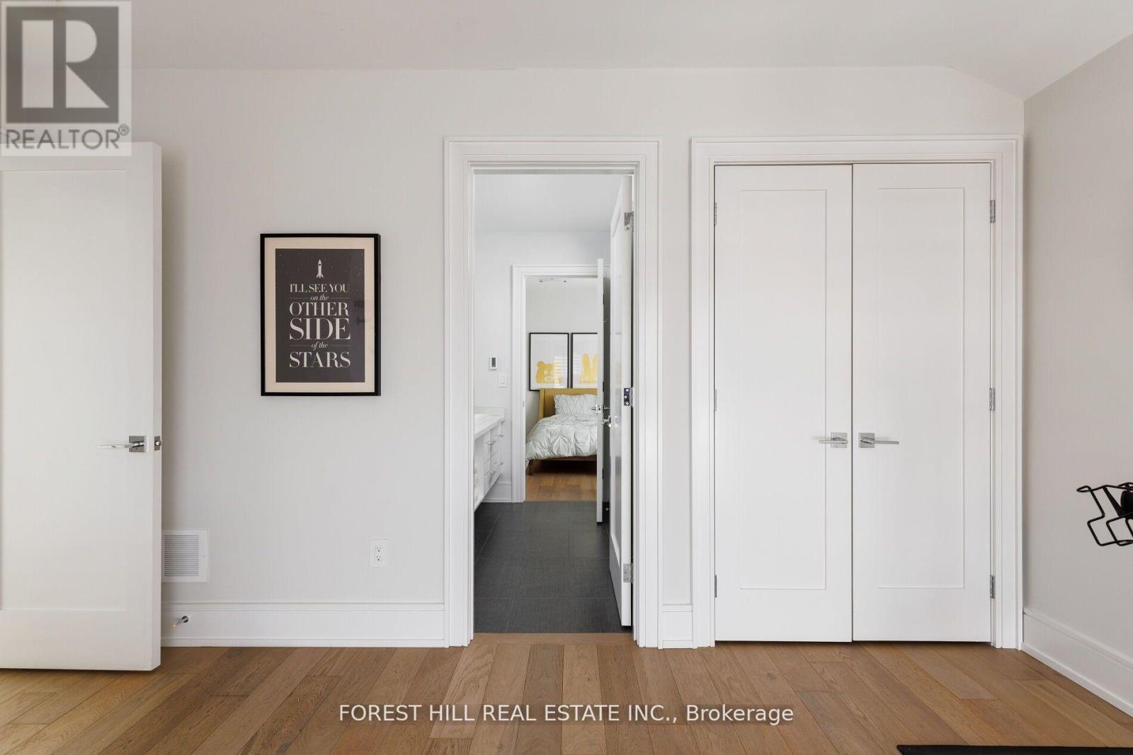 8 NORA ROAD Toronto (Islington-City Centre West), ON M9A 1C9