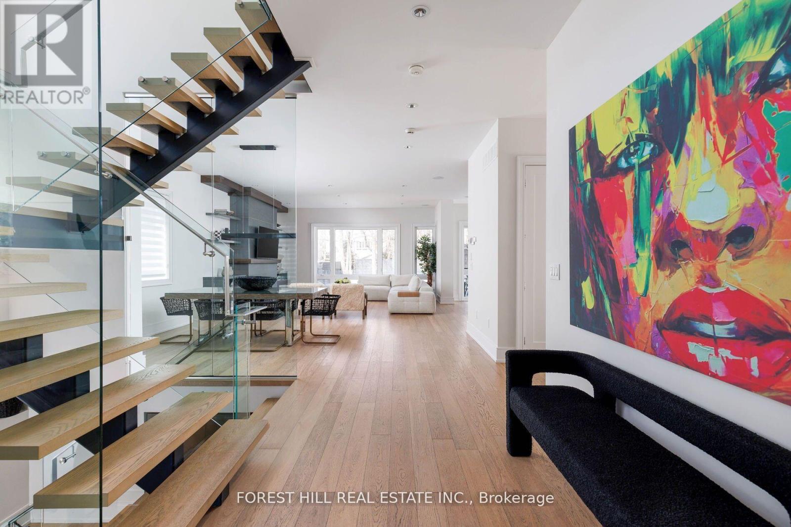 8 NORA ROAD Toronto (Islington-City Centre West), ON M9A 1C9