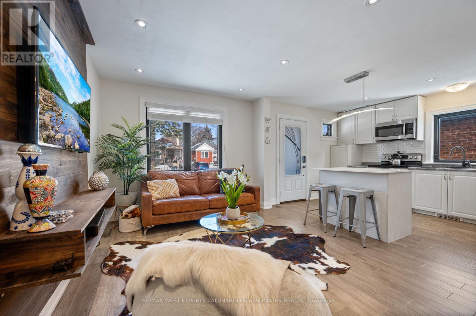 69 Foxwell Street, Toronto (Rockcliffe-Smythe), Ontario  M6N 1Y9 - Photo 13 - W12797766