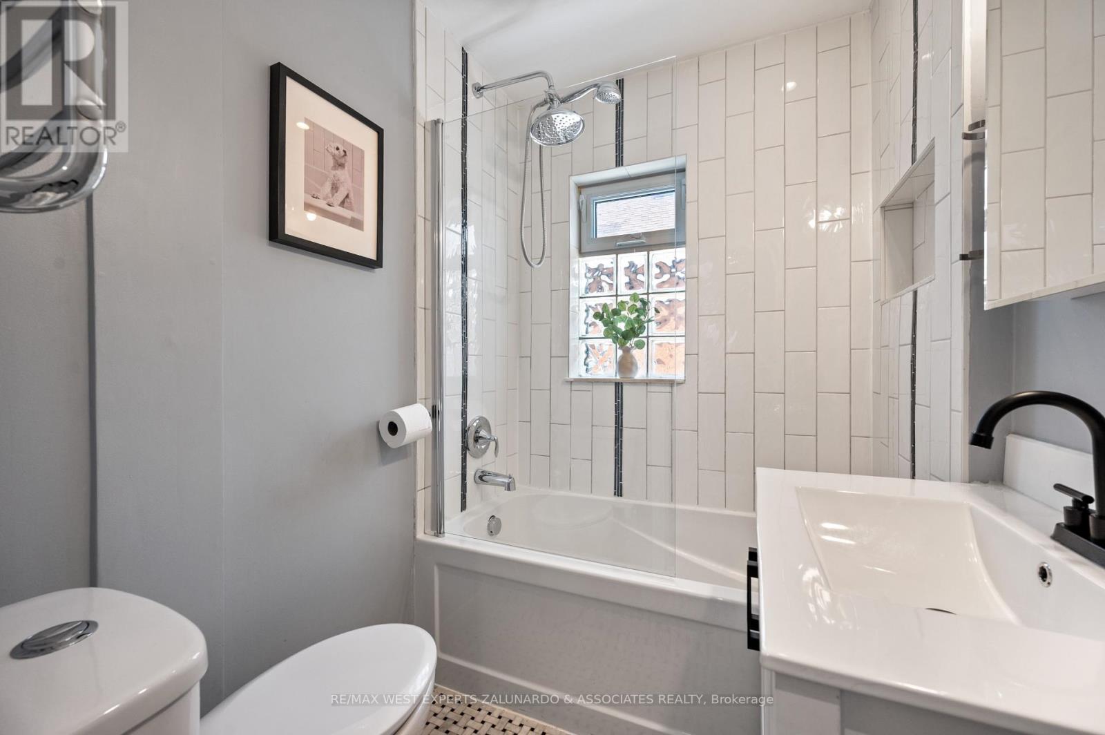 69 Foxwell Street, Toronto (Rockcliffe-Smythe), Ontario  M6N 1Y9 - Photo 19 - W12797766