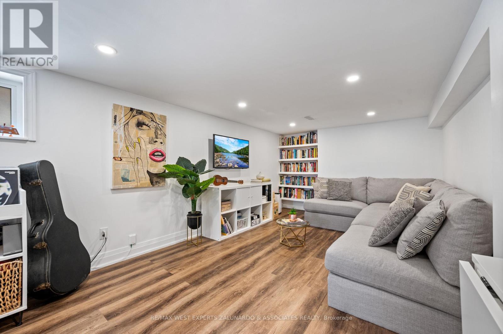 69 Foxwell Street, Toronto (Rockcliffe-Smythe), Ontario  M6N 1Y9 - Photo 22 - W12797766