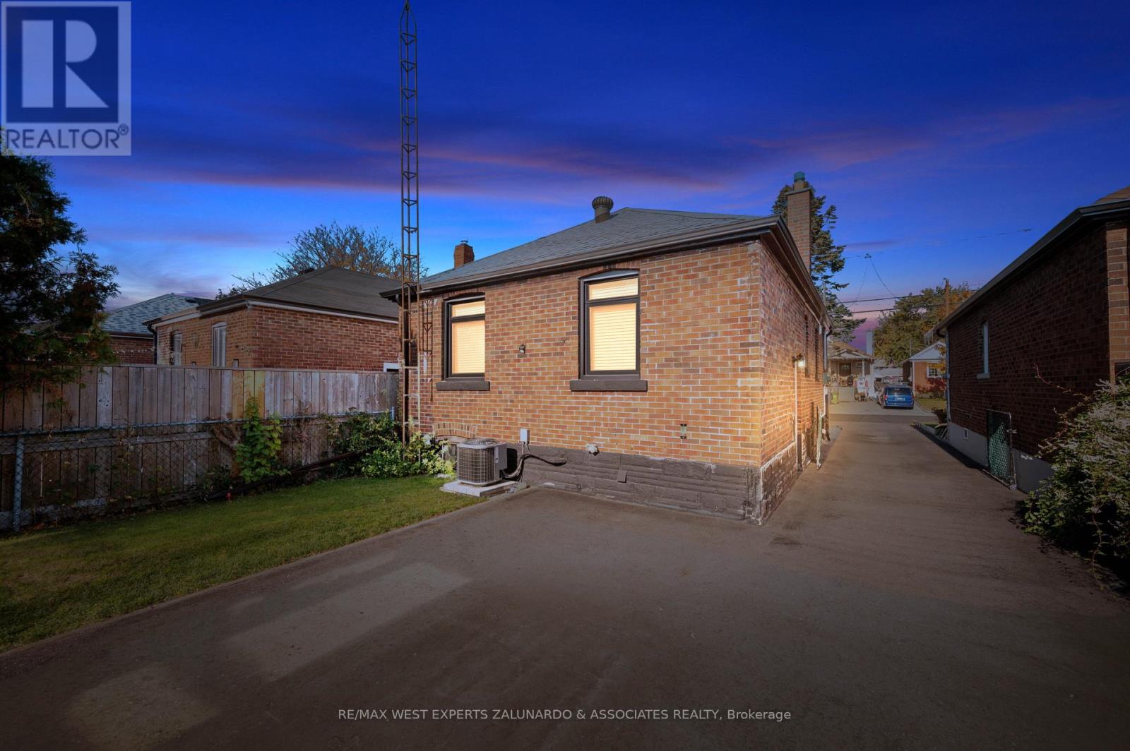 69 Foxwell Street, Toronto (Rockcliffe-Smythe), Ontario  M6N 1Y9 - Photo 30 - W12797766