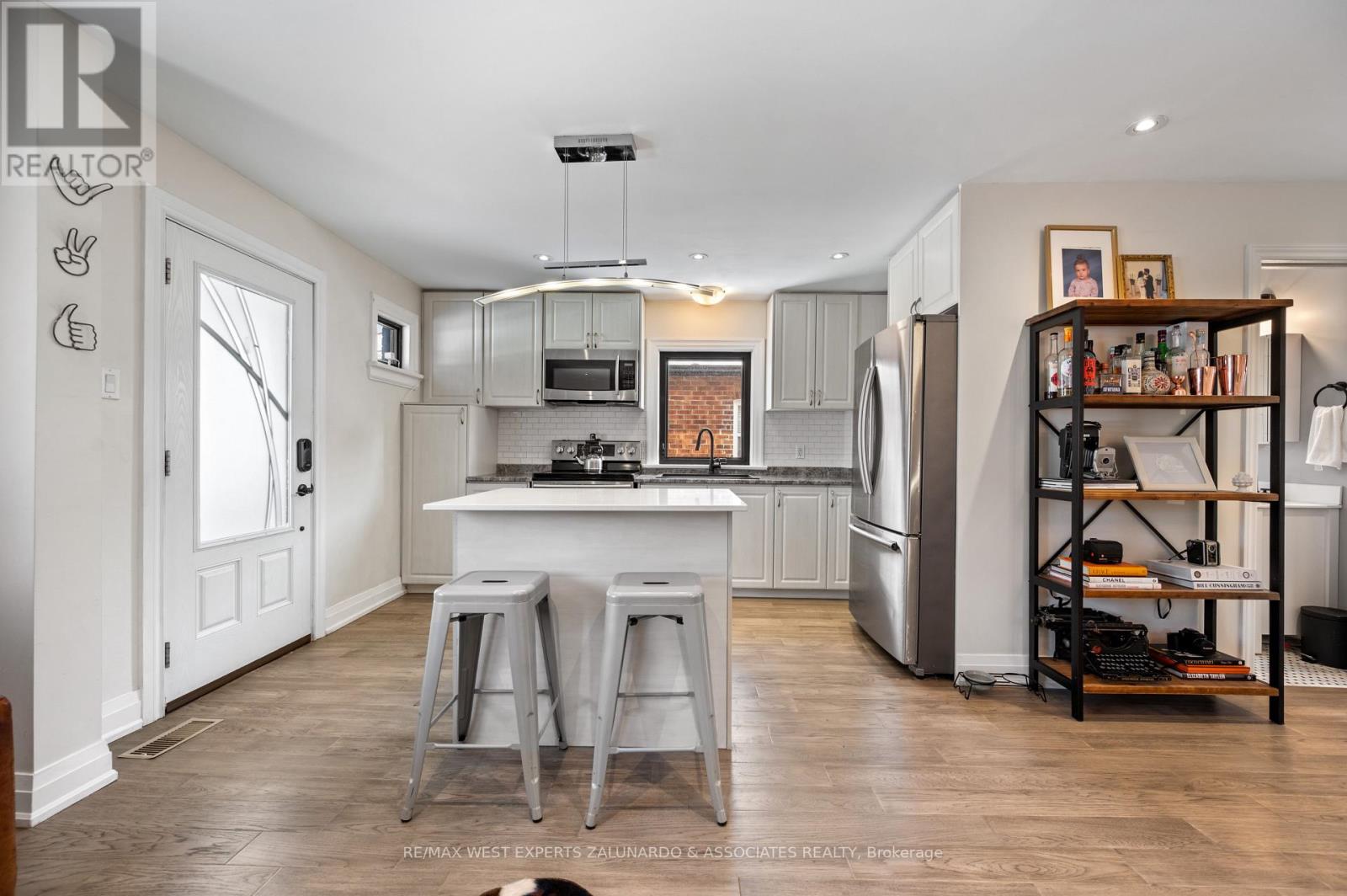 69 Foxwell Street, Toronto (Rockcliffe-Smythe), Ontario  M6N 1Y9 - Photo 5 - W12797766