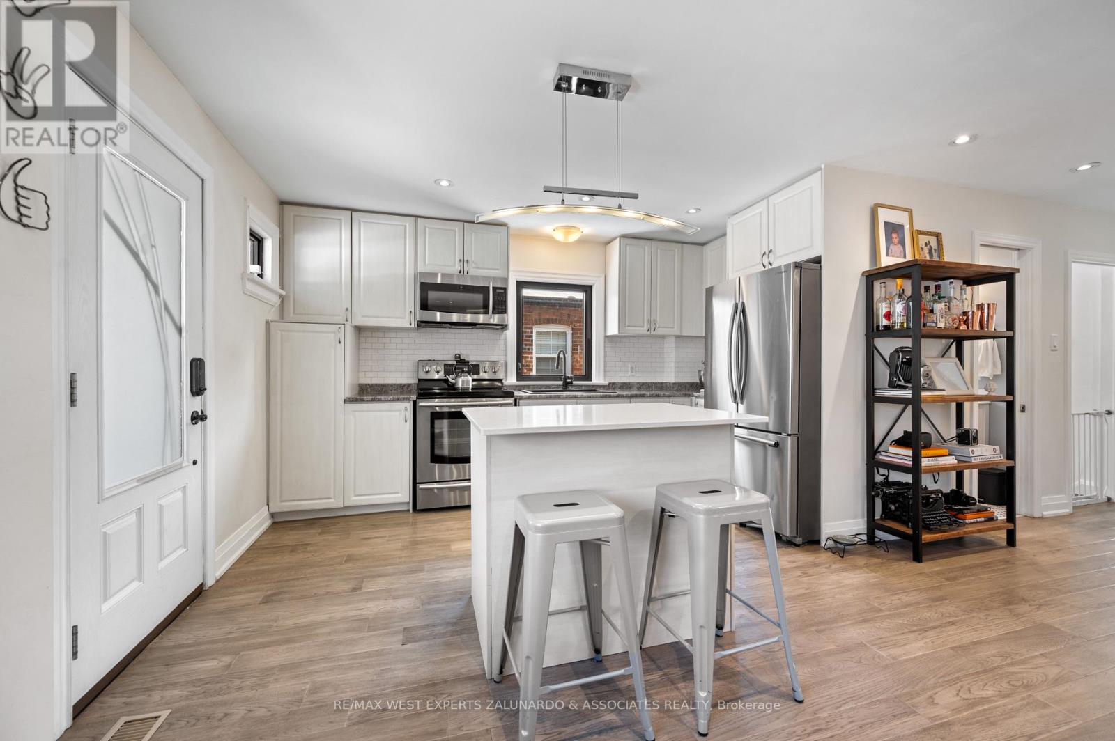 69 Foxwell Street, Toronto (Rockcliffe-Smythe), Ontario  M6N 1Y9 - Photo 6 - W12797766