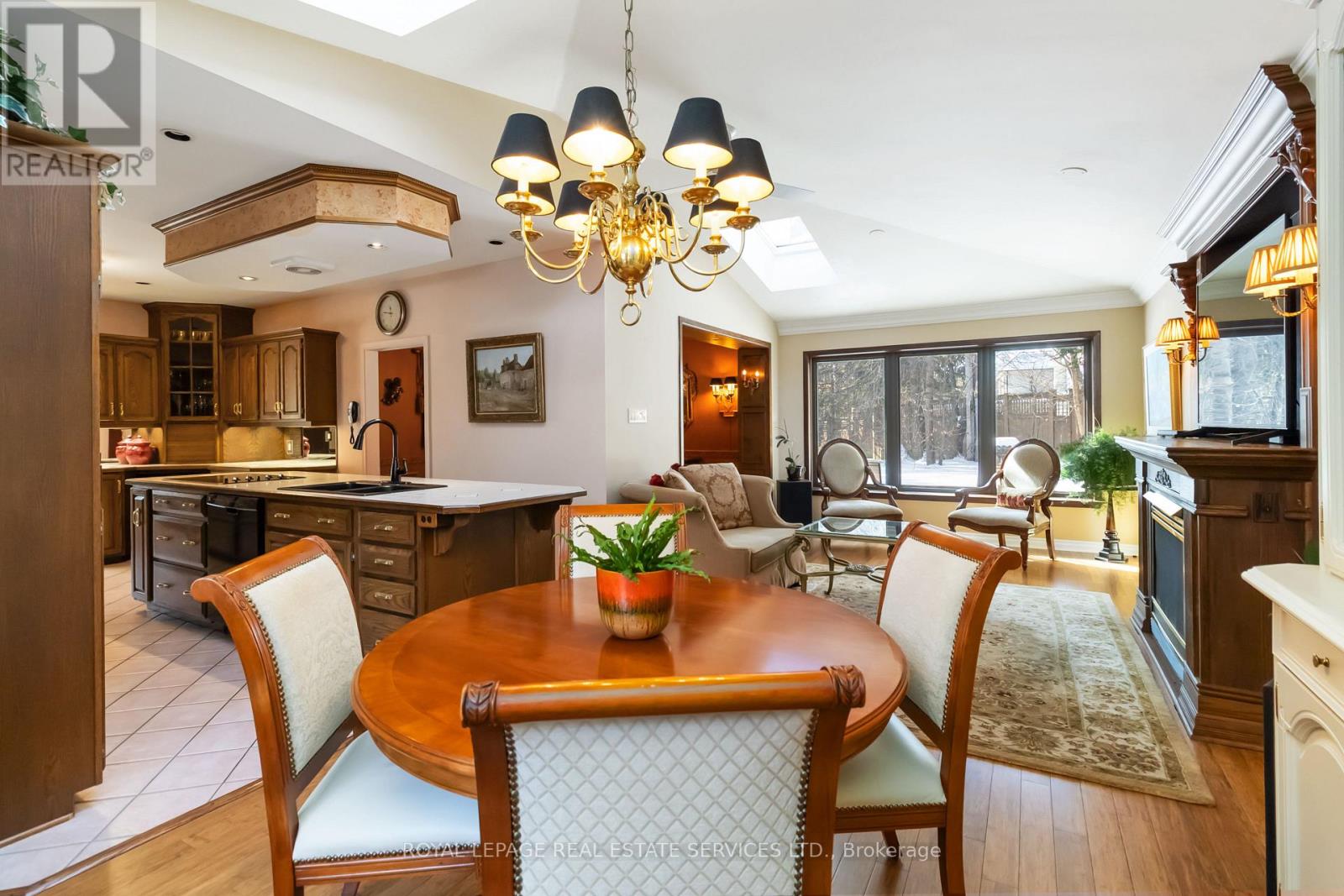 150 Cairncroft Road, Oakville (Mo Morrison), Ontario  L6J 4L9 - Photo 17 - W12797804