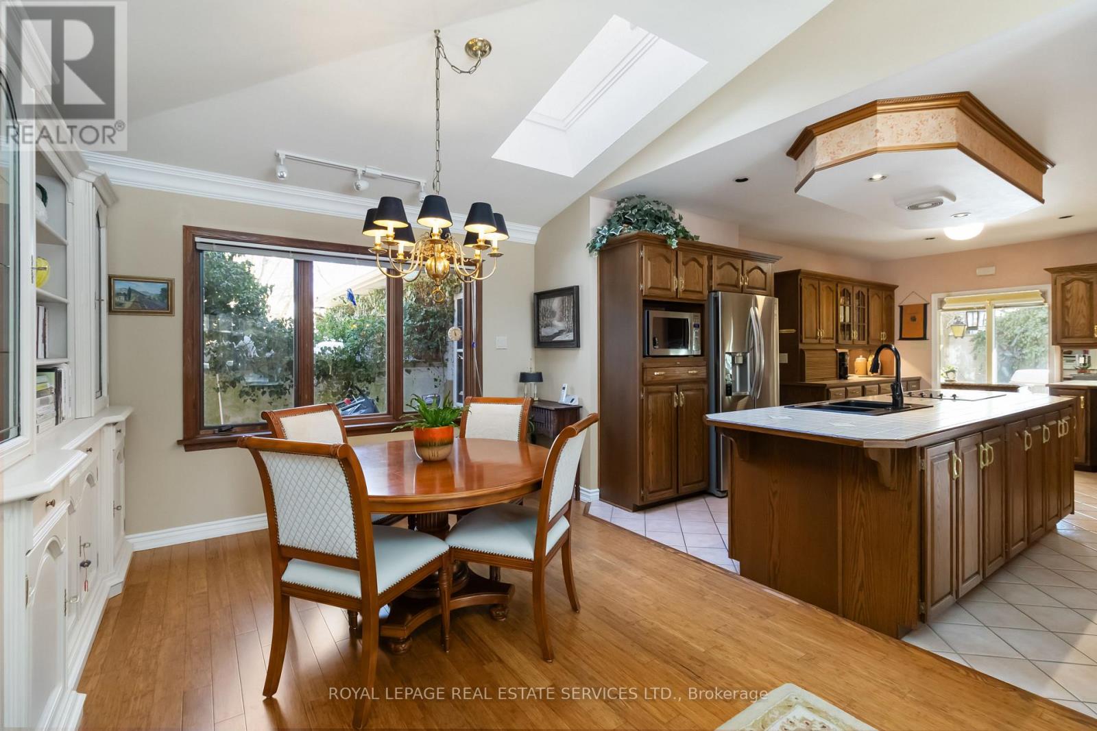 150 Cairncroft Road, Oakville (Mo Morrison), Ontario  L6J 4L9 - Photo 18 - W12797804