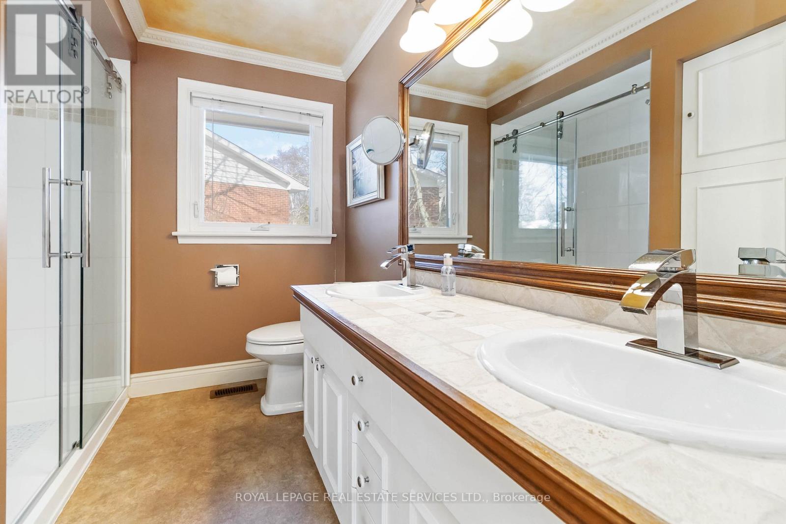 150 Cairncroft Road, Oakville (Mo Morrison), Ontario  L6J 4L9 - Photo 36 - W12797804