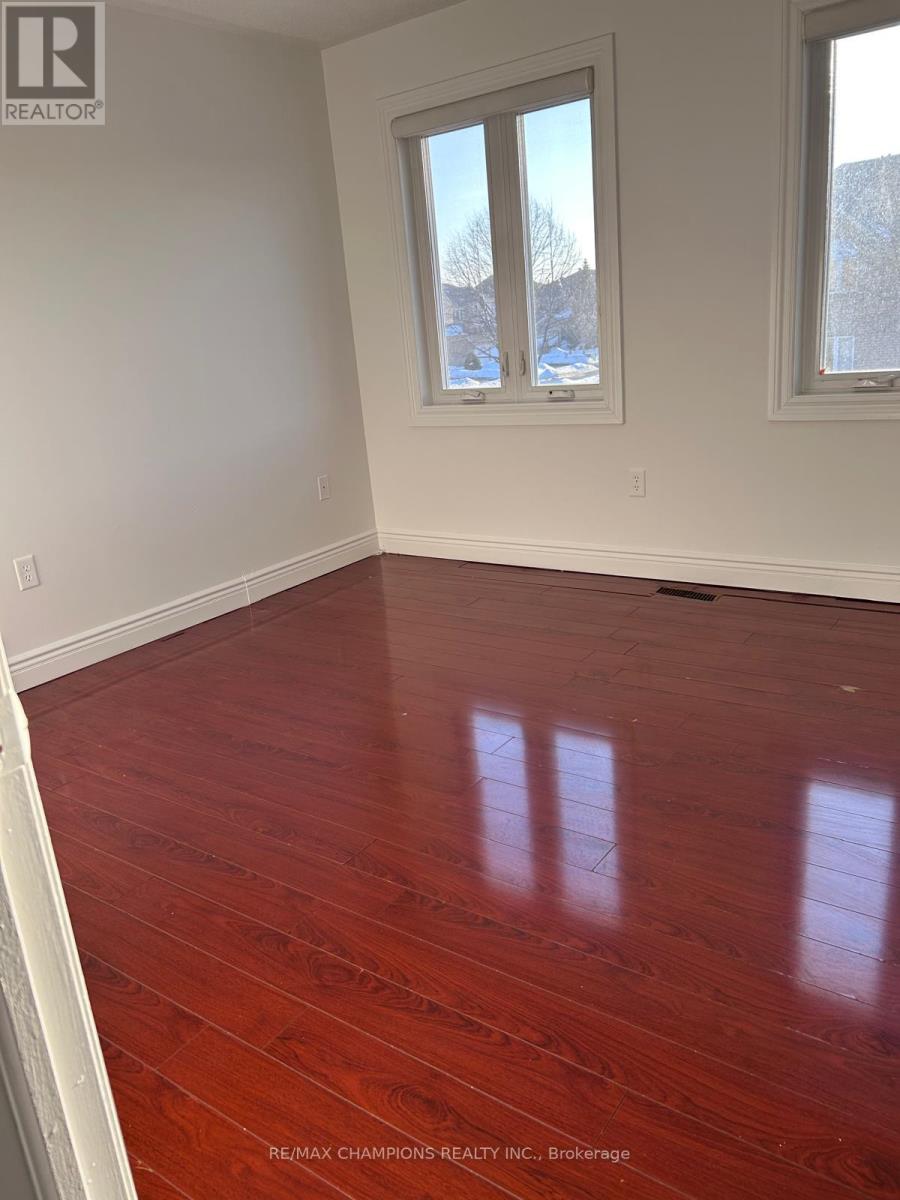 110 Mountainberry Road, Brampton (Sandringham-Wellington), Ontario  L6R 2L7 - Photo 6 - W12797834