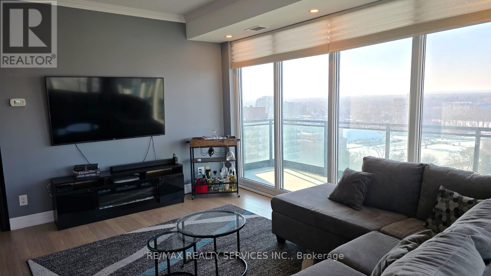 1308 - 100 John Street, Brampton (Downtown Brampton), Ontario  L6N 2S8 - Photo 11 - W12797848