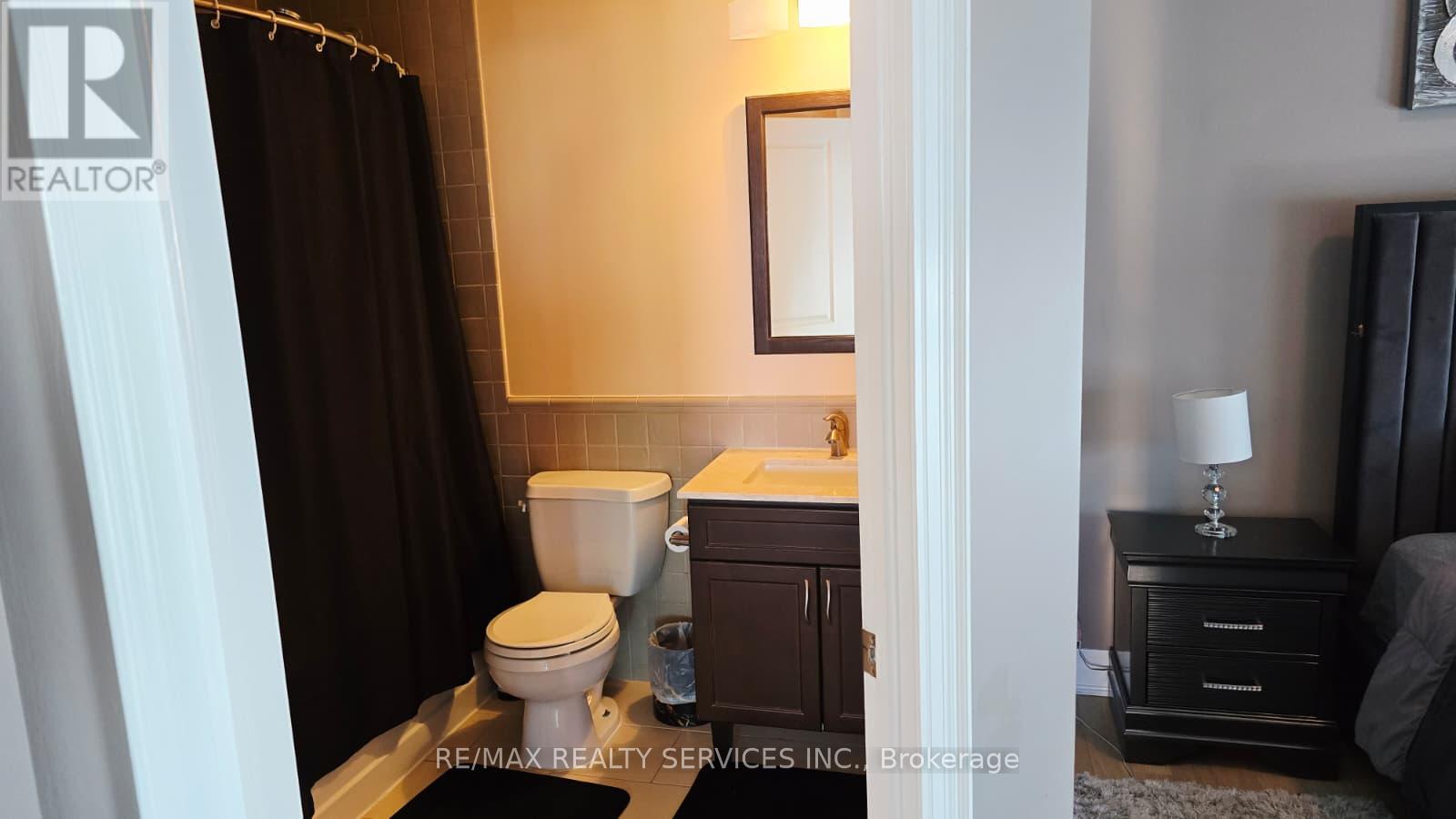 1308 - 100 John Street, Brampton (Downtown Brampton), Ontario  L6N 2S8 - Photo 23 - W12797848