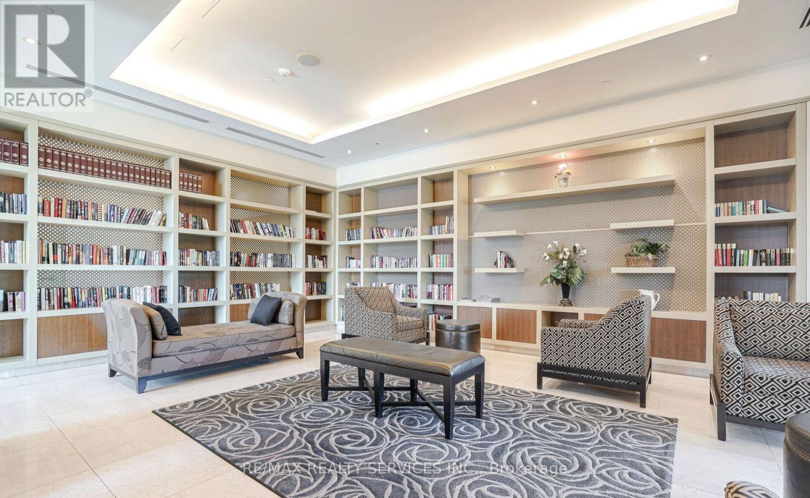 1308 - 100 John Street, Brampton (Downtown Brampton), Ontario  L6N 2S8 - Photo 4 - W12797848