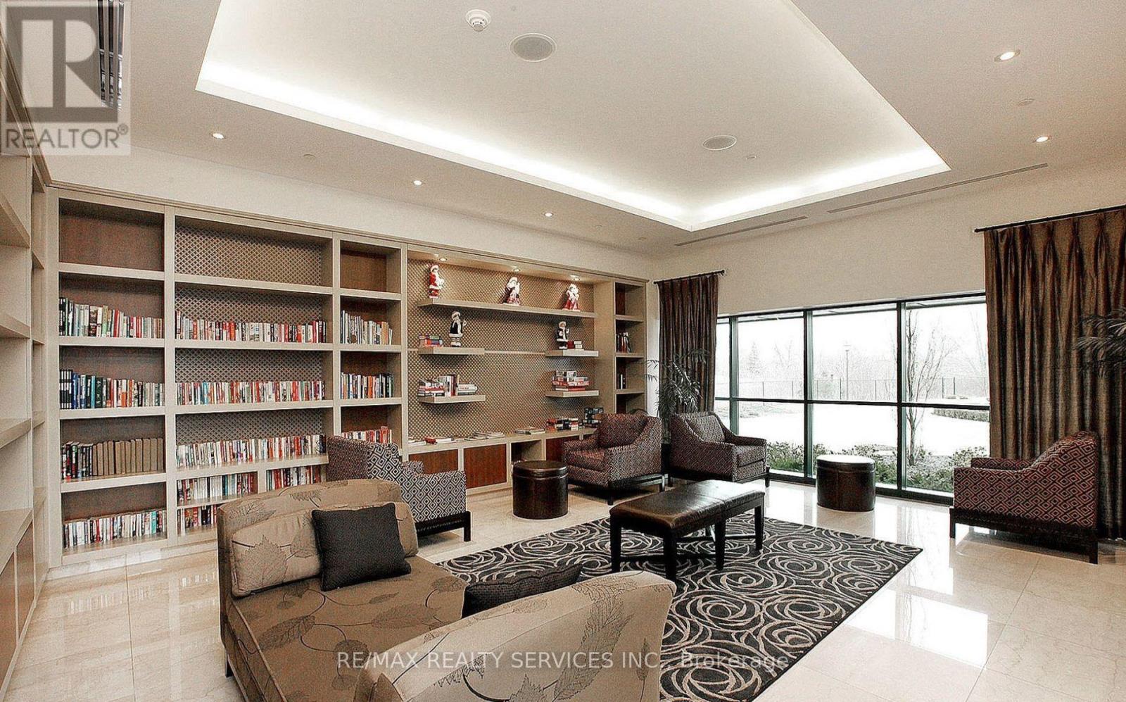 1308 - 100 John Street, Brampton (Downtown Brampton), Ontario  L6N 2S8 - Photo 5 - W12797848