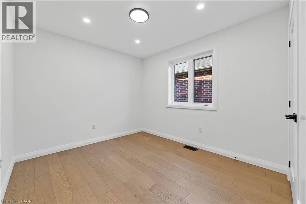 16 Sagewood Drive, Hamilton, Ontario  L9B 0K7 - Photo 39 - 40788159