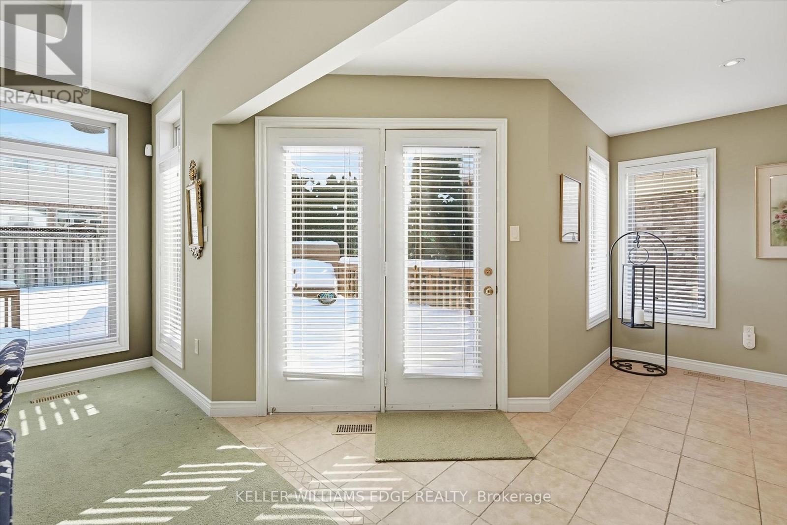 305 Southcote Drive, Hamilton (Meadowlands), Ontario  L9G 5C4 - Photo 12 - X12797658