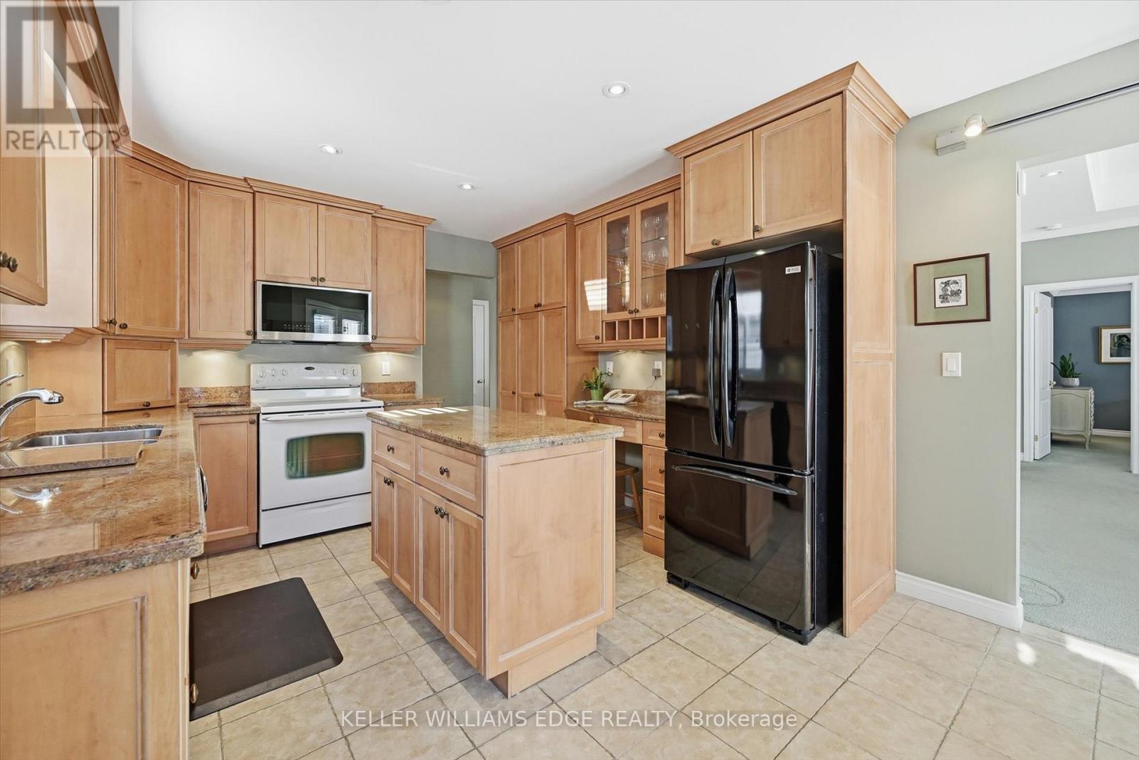 305 Southcote Drive, Hamilton (Meadowlands), Ontario  L9G 5C4 - Photo 13 - X12797658