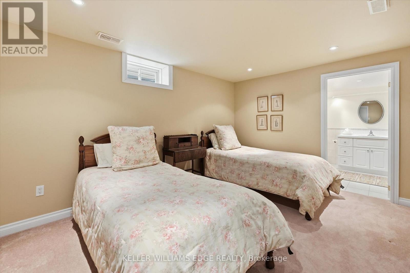 305 Southcote Drive, Hamilton (Meadowlands), Ontario  L9G 5C4 - Photo 38 - X12797658