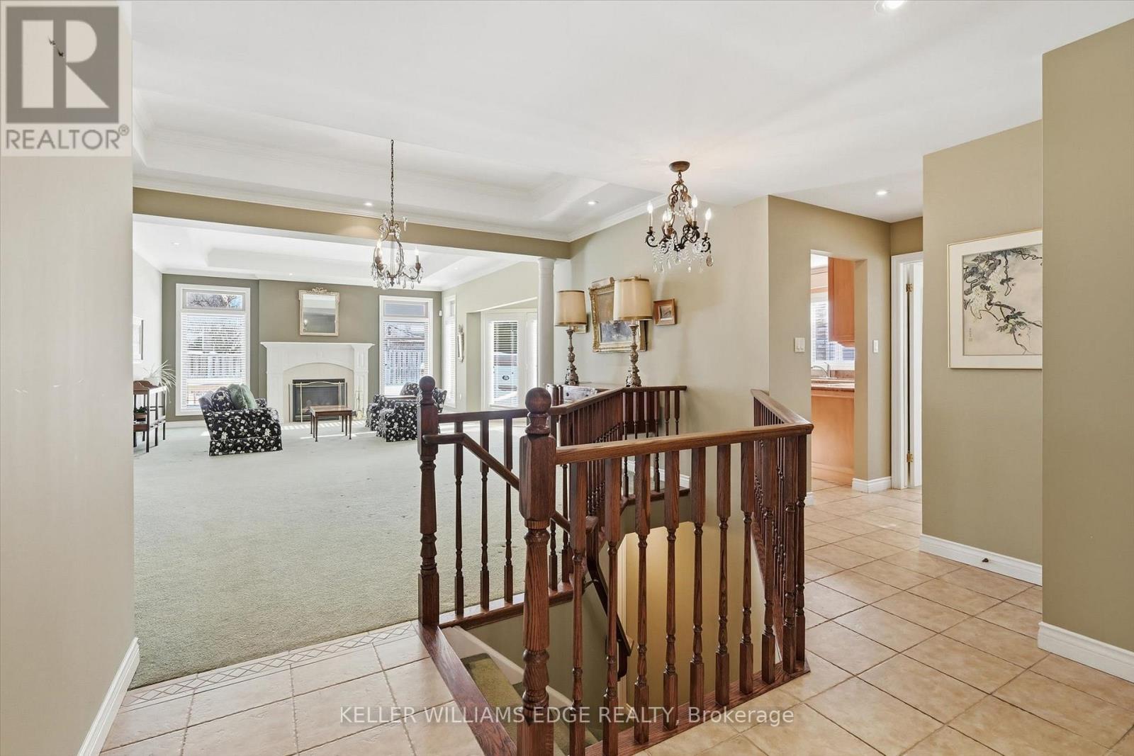 305 Southcote Drive, Hamilton (Meadowlands), Ontario  L9G 5C4 - Photo 4 - X12797658