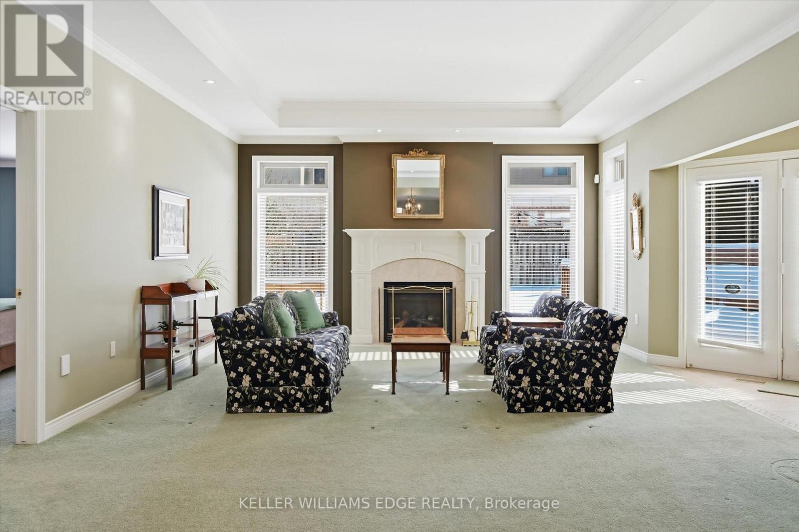 305 Southcote Drive, Hamilton (Meadowlands), Ontario  L9G 5C4 - Photo 8 - X12797658