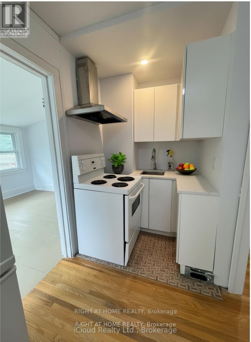 Upper - 1395 Dougall Avenue, Windsor, Ontario  N8X 1R6 - Photo 15 - X12797672