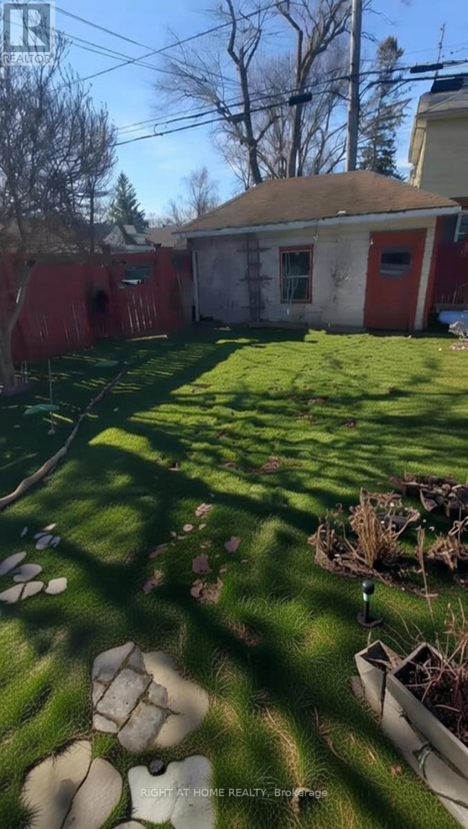 Upper - 1395 Dougall Avenue, Windsor, Ontario  N8X 1R6 - Photo 18 - X12797672