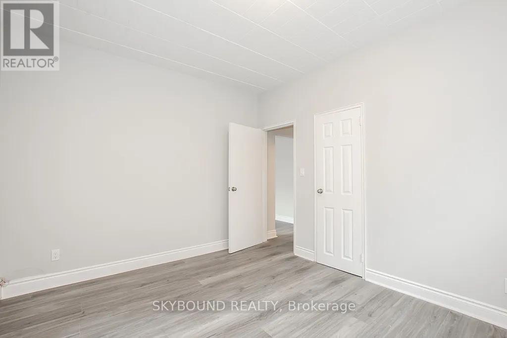 5 Napier Street, St. Catharines, Ontario  L2R 6B3 - Photo 10 - X12797702