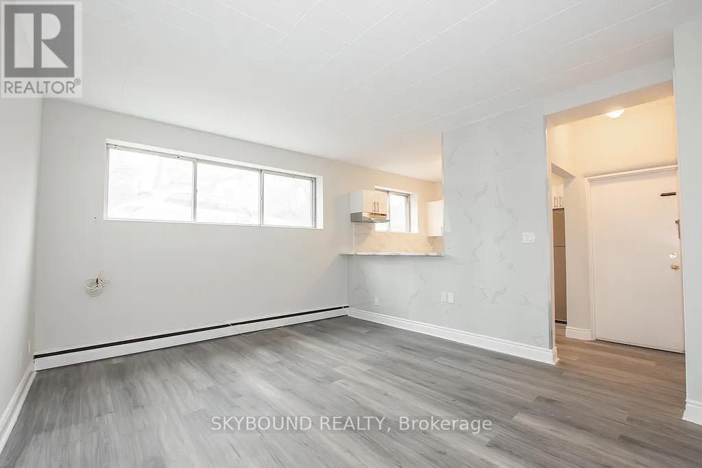 5 Napier Street, St. Catharines, Ontario  L2R 6B3 - Photo 2 - X12797702