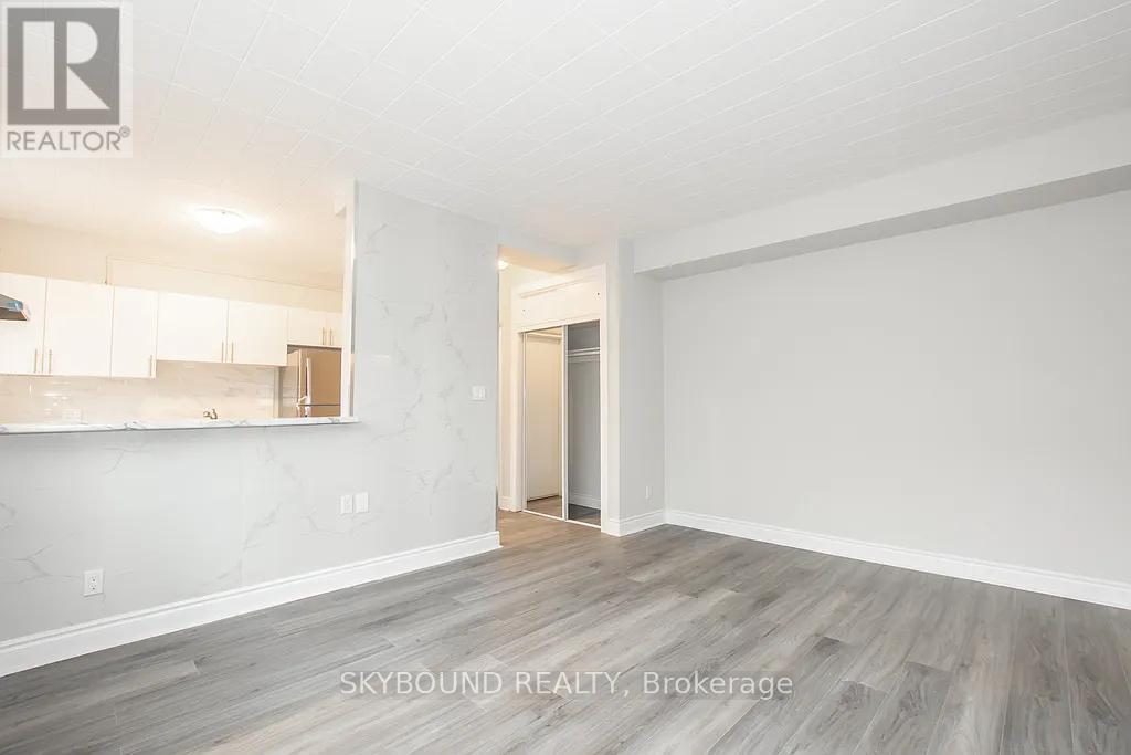 5 Napier Street, St. Catharines, Ontario  L2R 6B3 - Photo 4 - X12797702