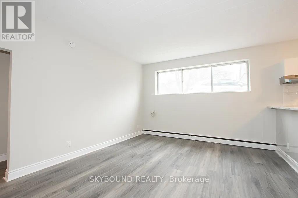 5 Napier Street, St. Catharines, Ontario  L2R 6B3 - Photo 5 - X12797702