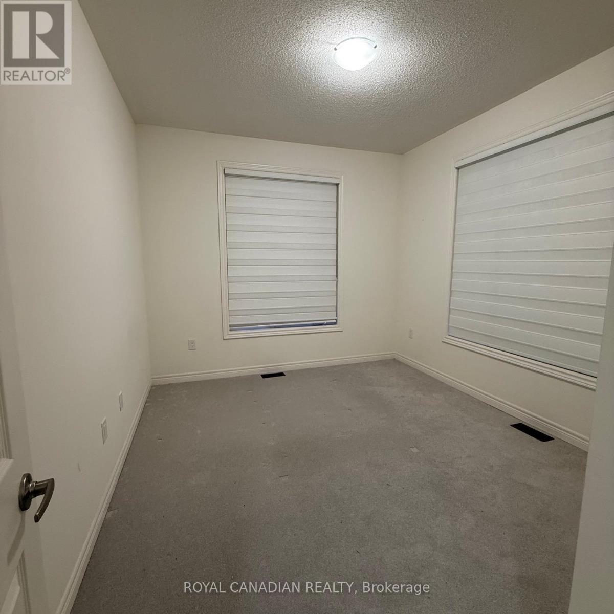 Upper - 41 Granite Ridge Trail, Hamilton (Waterdown), Ontario  L8B 1Y4 - Photo 10 - X12797742