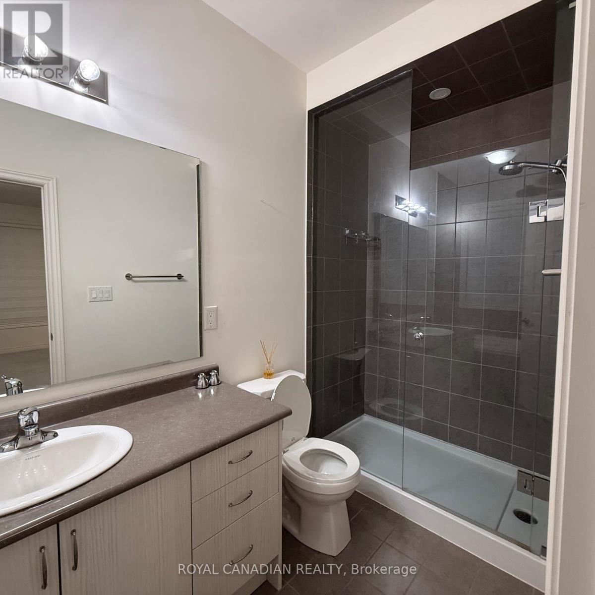 Upper - 41 Granite Ridge Trail, Hamilton (Waterdown), Ontario  L8B 1Y4 - Photo 17 - X12797742