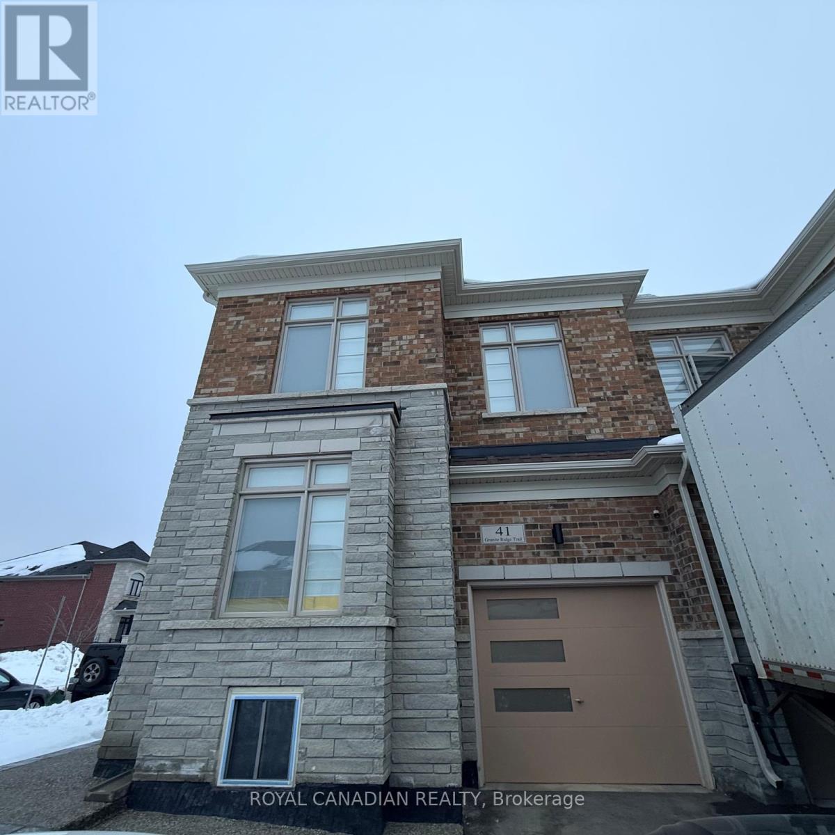 Upper - 41 Granite Ridge Trail, Hamilton (Waterdown), Ontario  L8B 1Y4 - Photo 4 - X12797742