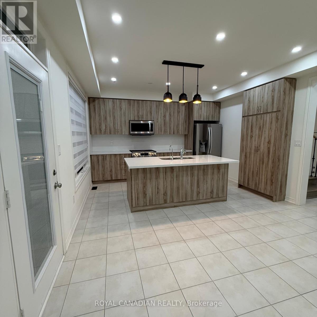 Upper - 41 Granite Ridge Trail, Hamilton (Waterdown), Ontario  L8B 1Y4 - Photo 6 - X12797742