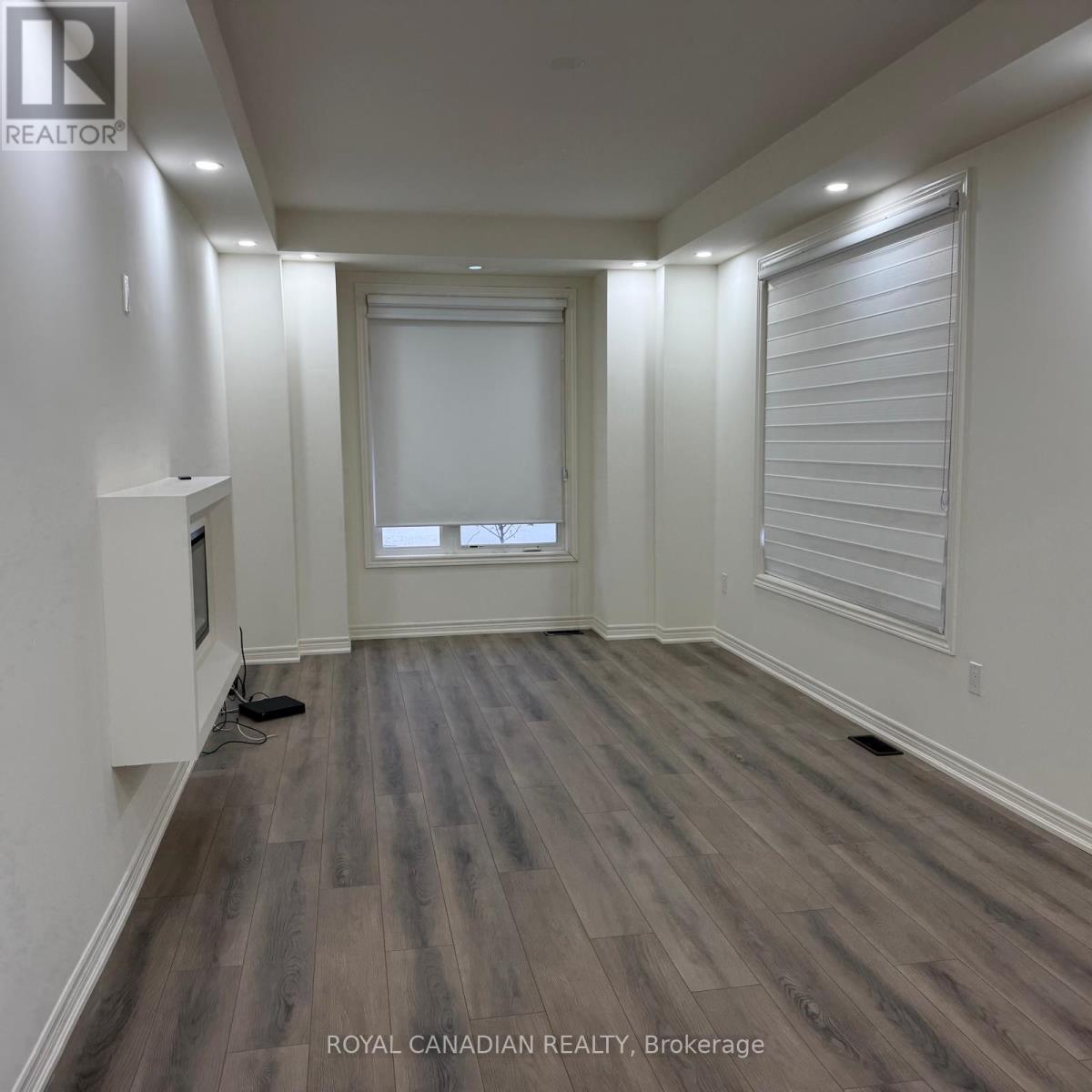 Upper - 41 Granite Ridge Trail, Hamilton (Waterdown), Ontario  L8B 1Y4 - Photo 8 - X12797742