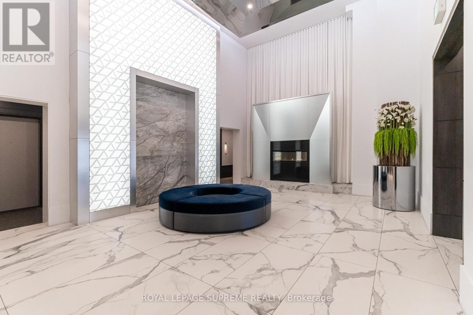 337 - 16 Concord Place, Grimsby (Grimsby Beach), Ontario  L3M 0J1 - Photo 2 - X12797768