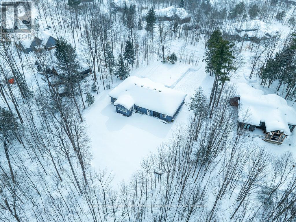 1068 Xavier Street, Gravenhurst (Morrison), Ontario  P0E 1G0 - Photo 3 - X12797880